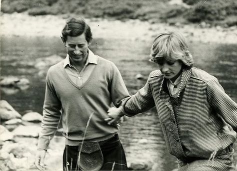 Royal Yacht Britannia, Diana And Charles, Prince Charles And Diana, Royal Yacht, Pose For Pictures, Photos Of Prince, 19 August, Diana Queen, Newly Wed