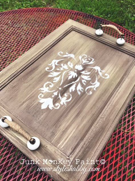 Ideas to Repurpose Old Cabinet Doors Into Beautiful Home Decor http://www.hometalk.com/29300679/ideas-to-repurpose-old-cabinet-doors-into-beautiful-home-decor?se=fol_new-20170602-1&date=20170602&slg=d43693339e3eb80780c6246d86f700c8-1110481&post_position=10 Cabinet Door Crafts, Old Closet Doors, Cabinet Door Ideas, Cabinet Doors Repurposed, Old Cabinet Doors, Door Crafts, Doors Repurposed, Old Cabinets, Upcycled Home Decor