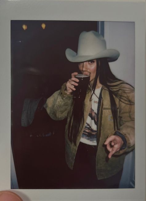 Lyla Sage, Done And Dusted, Vintage Carhartt Jacket, Book Mood, Cowboy Aesthetic, Looks Country, Cowgirl Aesthetic, Western Aesthetic, Mia 3