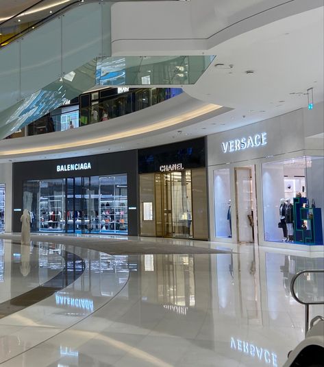 Luxury Mall Aesthetic, Mall Background Aesthetic, Mall Aesthetic Shopping, Dubai Mall Aesthetic, Shopping Mall Aesthetic, Aesthetic Places Background, Dubai Shopping Mall, Mall Building, Mall Background