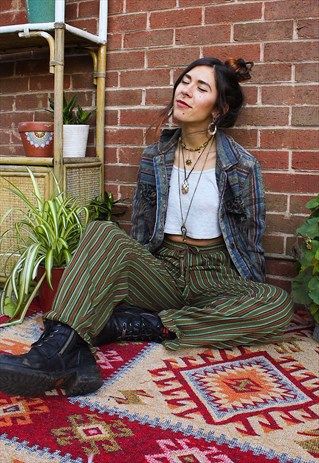 70s Outfit Inspiration, Looks Hippie, 70s Outfit, Mode Hippie, Drawstring Trousers, 70s Outfits, Women Trousers, Estilo Hippie, Mode Boho