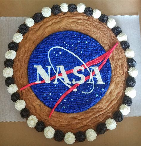 NASA cookie cake Space Cookie Cake, Nasa Cake Birthday, Nasa Cake, Nasa Party, Groomsmen Cake, Great American Cookie, Space Cakes, Groomsman Cake, Boy 16th Birthday