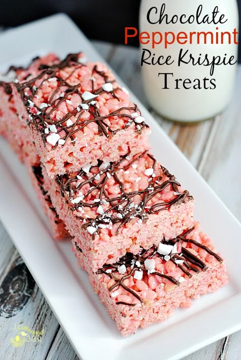 Peppermint Rice Krispie Treats, Krispy Treats Recipe, Easy Holiday Dessert, Peppermint Recipes, Peppermint Chocolate, Easy Holiday Desserts, Krispie Treats Recipe, Baking Easy, Desserts Christmas