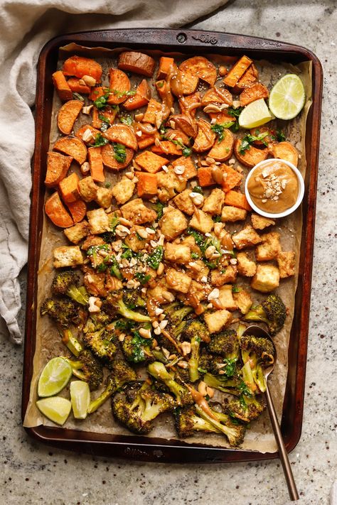 Tofu With Broccoli, Pan Tofu, Tofu And Veggies, Tofu Broccoli, Broccoli Tofu, Tofu Recipes Healthy, Recipe Sheets, Sheet Pan Meals, Crispy Tofu