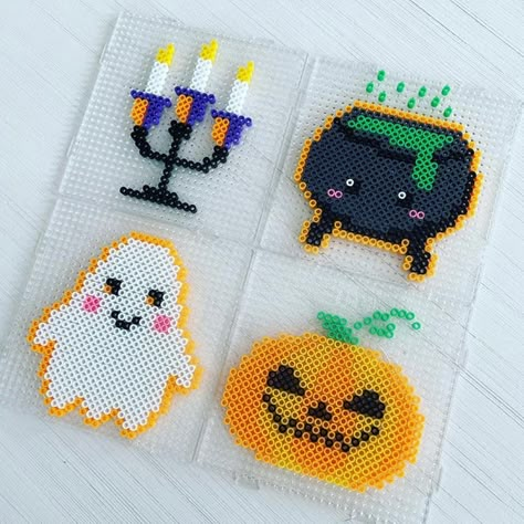 Halloween Beads Ideas, Halloween Iron Beads, Halloween Hamma Beads, Halloween Pearler Bead, Perler Bead Halloween Patterns, Halloween Fuse Beads, Ghost Perler Beads, Spider Lollipops, Halloween Perler Bead Patterns