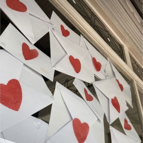 Valentine's Window Display, Diy Valentines Window Decorations, Valentines Store Display Retail, Valentines Store Decor, Valentines Retail Display, Valentines Day Store Display, Valentines Store Display, Valentines Book Display, Valentine Day Window Display