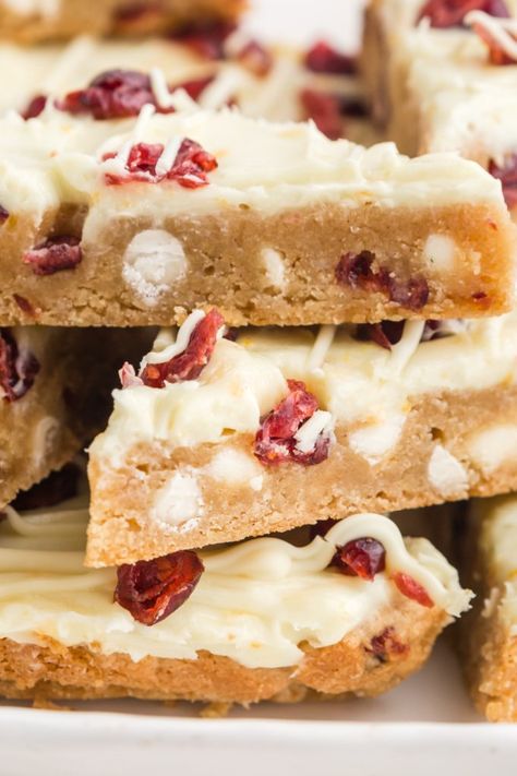 Cranberry Dessert Bars, Bliss Bars Starbucks, Cranberry Bliss Bars Recipe, Cheese Cake Brownies, Cranberry Bliss Bars Starbucks, Celebrating Sweets, Bliss Bars, Cranberry Bliss, Bliss Bar