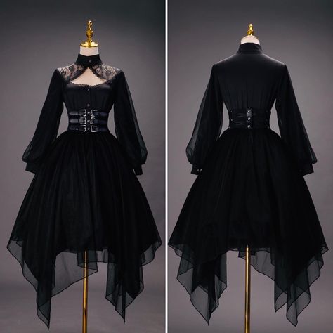 Victorian Dress Aesthetic, Witch Attire, Black Victorian Dress, Medieval Witch, Elegant Goth, Steampunk Pocket Watch, Black Wedding Gowns, Frocks And Gowns, Black Cloak