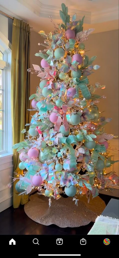 Pastel Nutcracker Christmas Tree, Pink And Blue Christmas Decorations, Pink And Turquoise Christmas, Candy Christmas Trees, Colourful Christmas Tree, Christmas Store Displays, Pastel Nutcracker, Pastel Christmas Tree, Birthday Tree