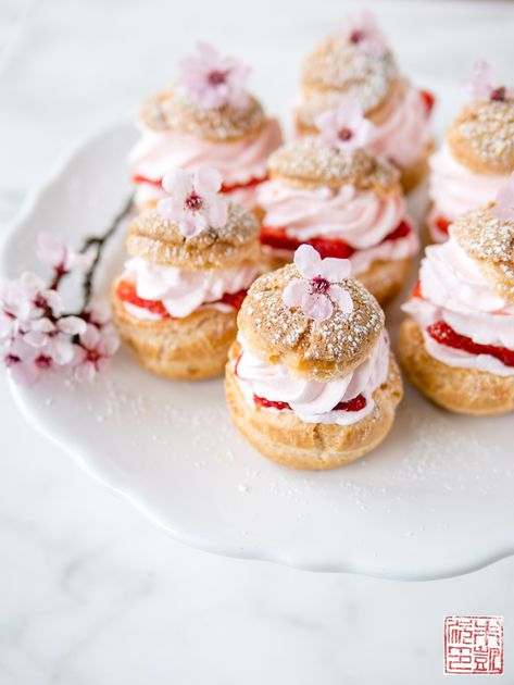 Sakura Strawberry Cream Puffs - Dessert First Cream Puff Dessert, Strawberry Cream Puffs, Cream Puffs Recipe, Puff Dessert, Flavored Whipped Cream, Patisserie Fine, Cream Puff Recipe, Puff Recipe, Choux Pastry