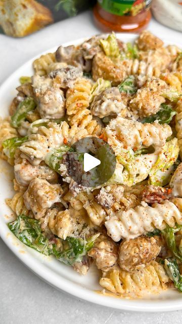 Mallory Austin | Food Blogger on Instagram: "Work lunch meal prep! Chicken Caesar pasta salad. This easy 15 minute recipe is too easy to be tasting THIS good! 

✨Recipe and meal prep tips linked in bio✨

If you’re looking for a fresh and hearty meal you can pack up for this week’s work lunches, you’ll adore this Caesar pasta salad. It doesn’t get easier for meal prepping and it will stay fresh in the fridge. This recipe is so delicious it’ll be added to your regular rotation for sure. 

#mealprep #chickencaesarsalad #pastasalad #caesarpastasalad #worklunch #lunchideas #easymealideas #mealprepideas" Cesar Pasta Salad Meal Prep, Lunch Meal Prep Chicken, Loaded Salads, Work Lunch Meal Prep, Chicken Caesar Pasta, Meal Prep Chicken, Chicken Pasta Salad Recipes, Caesar Pasta Salad, Caesar Pasta