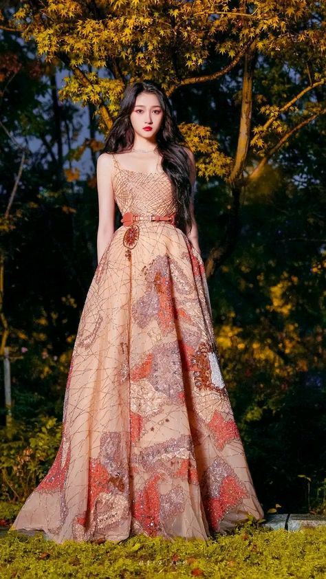 Actress Red Carpet, Zuhair Murad Couture, Royalty Dress, Guan Xiaotong, Red Carpet Dress, Carpet Dress, Simple Gowns, Elegant Dresses Classy, Simple Pakistani Dresses