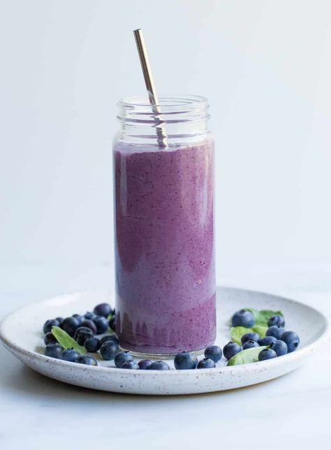 Blueberry Smoothie - Wholesomelicious Asthetic Smoothies, Blueberry Smoothie Aesthetic, Simple Blueberry Smoothie, Blueberry Drink, Ninja Blender Recipes, Paleo Smoothies, Smoothie Aesthetic, Homemade Cashew Milk, Blueberry Milk