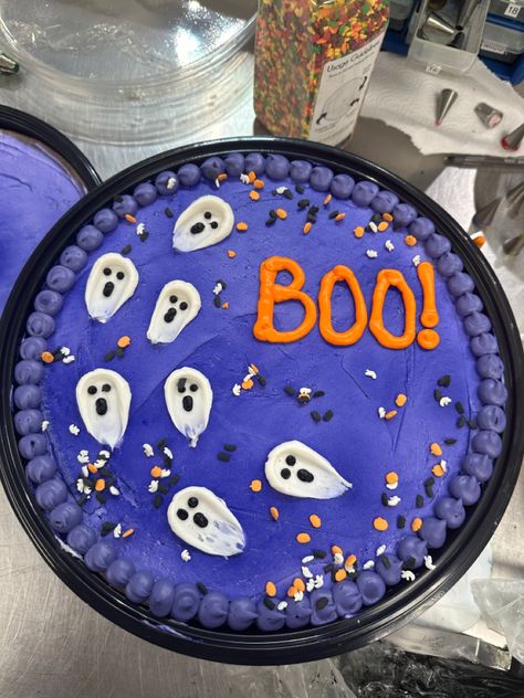 Ghost Cookie Cake, Halloween Cookie Cake Decorating, Halloween Message Cookies, Halloween Cookie Cake Designs, Fall Cookie Cake Designs, Halloween Cookie Cakes, Halloween Cookie Cake, Colossal Cookies, Halloween Cakes Diy