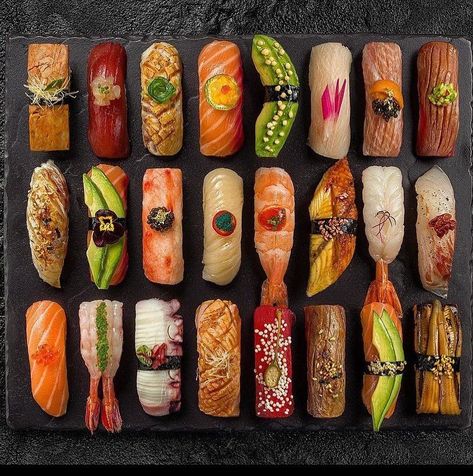 Sushi Catering, Sushi Buffet, Sashimi Platter, Sushi Recipes Homemade, Japanese Food Sushi, Sushi Menu, Sushi Love, Nigiri Sushi, Sushi Party