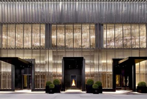 New York's Latest Five-Star Hotel The Baccarat Shares The City's Parisian Secrets Baccarat Hotel, Hotel Facade, Ny Hotel, Hotel Entrance, Porte Cochere, Nyc Hotels, New York Hotels, Entrance Design, Hotel Boutique