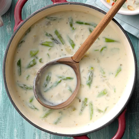 Holiday Soup Recipes, Asparagus Recipes Soup, Asparagus Cheese, Cream Of Asparagus, Holiday Soups, Easy Asparagus Recipes, Cream Of Asparagus Soup, Creamed Asparagus, Creamy Asparagus