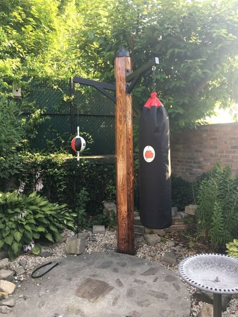 Home Made Gym, Garden Gym, Backyard Gym, Home Gym Garage, Diy Home Gym, Diy Gym, Gym Room At Home, Home Gym Ideas, Boxing Gym