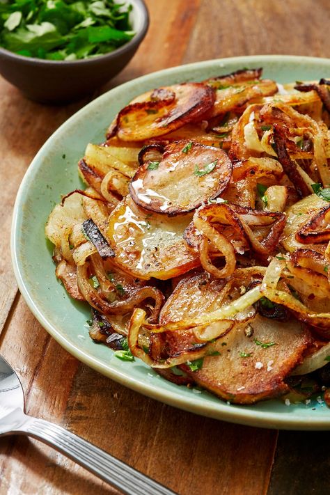 Lyonnaise Potatoes - Delish.com Dinner Ideas With Sides, Lyonnaise Potatoes, Steak Dinner Ideas, French Cuisine Recipes, French Cooking Recipes, Easy French Recipes, French Foods, Potatoes And Onions, Steak Side Dishes