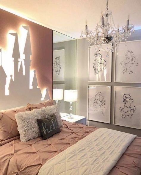 Disney Princess Bedroom, Disney Themed Rooms, Disney Princess Room, Princess Bedrooms, Princess Room Decor, Casa Disney, Disney Room Decor, Disney Bedrooms, Disney Rooms