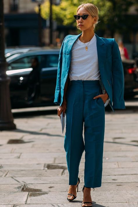 White T Shirt Street Style, Teal Shirt Outfits, Teal Outfit, White Tshirt Outfit, Teal Aesthetic, Maxi Dress Outfit Fall, Plaid Overcoat, Teal Outfits, Dress Outfit Fall