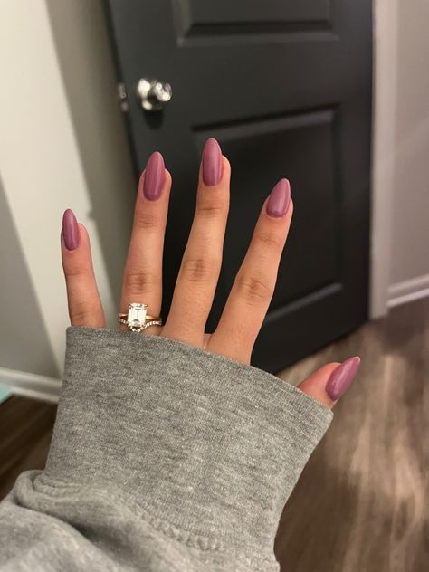 Nail Colors For 2023, Wife Nails, Engagement Nails, Mauve Nails, Nails Elegant, Solid Color Nails, Basic Nails, Almond Acrylic Nails, Mob Wife