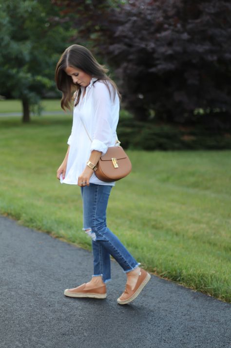 A White Tunic + Leather Espadrilles Tan Espadrilles Outfit, Flat Espadrilles Outfit, Espadrilles Outfit Summer, Northeast Girl, Espadrilles Outfit, Brown Espadrilles, Tan Espadrilles, Everyday Sandals, Summer Tunic