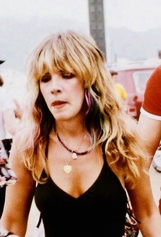 Stevie Nicks Stevie Nicks 70s, 70’s Hair, Nick Young, Fitness Queen, Stevie Nicks Style, 70s Hair, Stevie Nicks Fleetwood Mac, Bangs For Round Face, Corte Bob