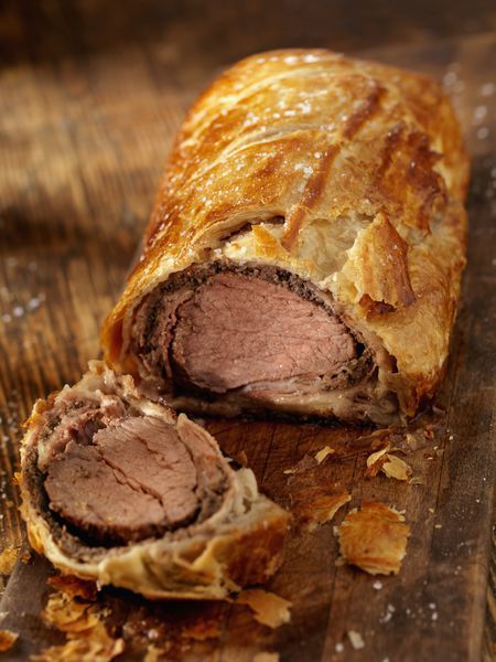 Gordon Ramsay Beef Wellington, Apple Pork Tenderloin, Gordon Ramsay Recipe, Beef Wellington Recipe, Apple Pork, Mapo Tofu, Red Wine Sauce, Tenderloin Recipes, Where's The Beef