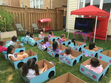 Outdoor Movie Night Drive In Style Outdoor Movie Night Ideas, Outdoor Movie Night Party, Birthday Movie Night, Summer Backyard Parties, Outdoor Movie Party, Backyard Movie Party, Birthday Movie, Movie Night For Kids