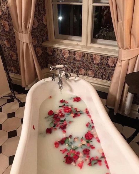 femme fatale on Twitter: "Can my life please look like this: a moodboard.… " Bathroom Cozy, Bathroom French, Bathroom Cottage, Interior Cottage, Bathroom Traditional, French Bathroom, Bath Aesthetic, Cozy Bathroom, Bathroom Master