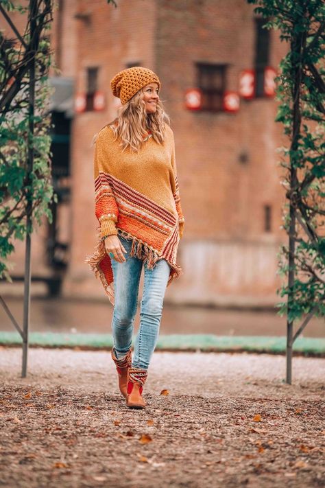 Stile Hippie Chic, Mode Ab 50, Boho Winter Outfits, Bohemian Winter, Stile Boho Chic, Moda Hippie, Look Boho Chic, Boho Chique, Hippie Lifestyle