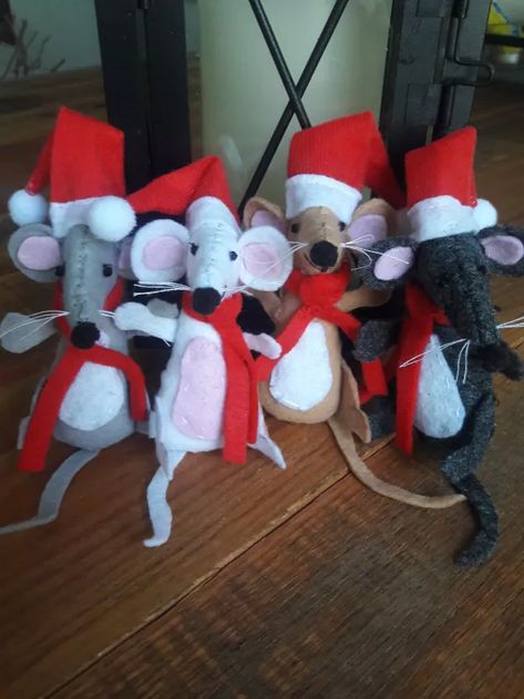 Mouse Ornaments, Felt Mice, Old Time Christmas, Christmas Mice, Felt Squares, Mice And Men, Mouse Crafts, Ornaments Homemade, Felt Mouse