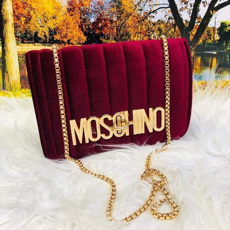 Dollette Core, Moschino Bag, Moschino Bags, Kawaii Bags, Xmas Wishes, Clothes Jeans, Handbag Heaven, Ladies Clothes, Pink Eyes