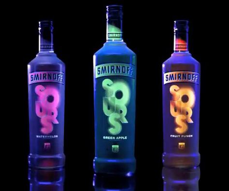 Smirnoff Sours, Green Apple Recipes, Sour Fruit, Drinking Party, Apple Fruit, Drink Specials, Alcohol Drink Recipes, Drinks Alcohol Recipes, Adult Drinks