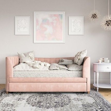 Three Ways to Make a Daybed that is inviting to sit on and cozy to fall asleep on. Requires a lot of cute throw pillows of varying size. || Darling Darleen Top Lifestyle CT Blogger #darlingdarleen #daybed Full Daybed With Trundle, Daybed Outdoor, Daybed Ideas, Kids Daybed, Daybed Room, Trundle Mattress, Twin Daybed With Trundle, Twin Daybed, Hiasan Bilik Tidur