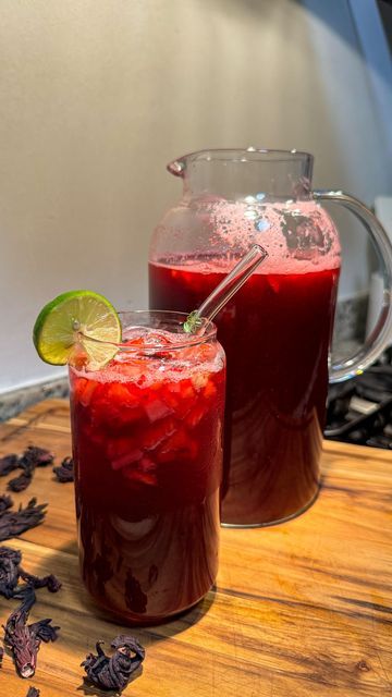 Agua Jamaica, Jamaica Agua, Jamaica Water, Jamaica Drink, Autoimmune Diet, Horror Party, Agua Fresca, Mexican Food Recipes, Jamaica