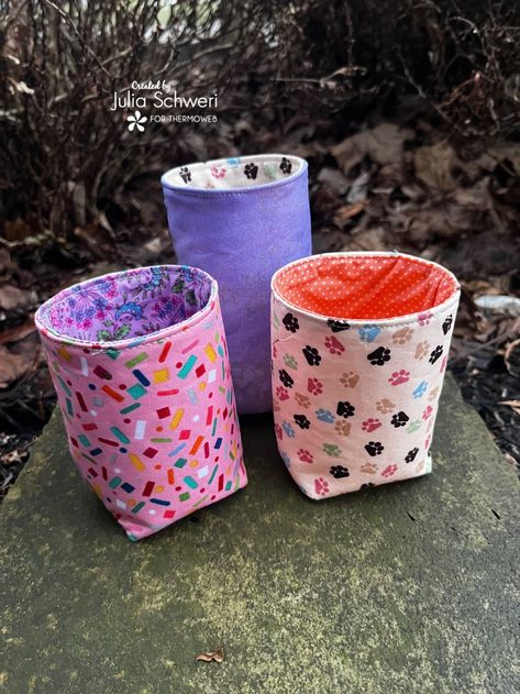 Fabric Drink Can Cozy Made with HeatnBond Liquid Vinyl - Therm O Web Cup Sleeve Template Free Printable, Cup Cozy Sewing Pattern, Diy Coffee Sleeve, Koozie Pattern, Cup Sleeve Pattern, Coffee Sleeve Pattern, Mason Jar Cozy, Can Cozies, Cup Cozy Pattern