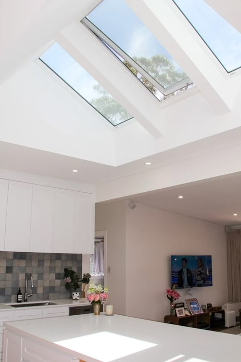 Skylight Ideas, Hamptons House Interior, Glass Skylight, Luxe Kitchen, Skylight Design, Skylight Kitchen, Velux Skylights, Velux Windows, Roof Windows