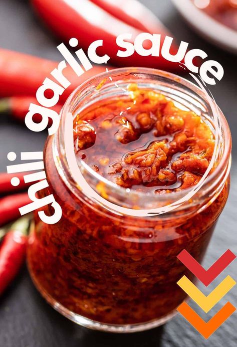 Chinese Chili Garlic Sauce, Chinese Chilli Garlic Sauce, Asian Chili Sauce Recipes, Chinese Spicy Garlic Sauce, Spicy Red Pepper Sauce, Diy Chilli Sauce, Asian Chilli Sauce, Chile Garlic Sauce, Skhug Sauce Recipe