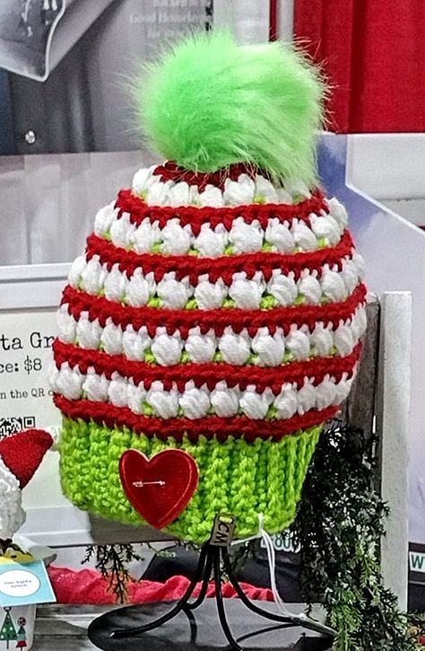 Grinch Crochet Hat, Crochet Grinch Hat, Crochet Gifts Free, Grinch Beanie, Grinch Crochet, Crochet Grinch, Fluffy Puff, Free Crochet Patterns For Beginners, Crochet Caps