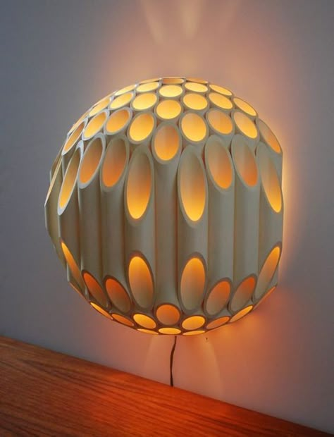 pvc pipe amazing lamp idea Pvc Pipe Crafts, Pvc Pipe Projects, Tube Lamp, Pvc Projects, Diy Lampe, Creative Lamps, Bamboo Crafts, Pipe Lamp, Diy Lamp