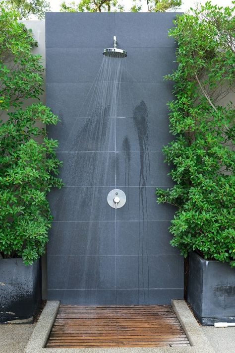 Top 60 Best Outdoor Shower Ideas - Enclosure Designs Outdoor Shower Ideas, Outside Showers, Outdoor Shower Enclosure, Arizona Backyard, Outdoor Bathroom Design, Pool Shower, Garden Shower, Outdoor Bath, Outdoor Bathrooms