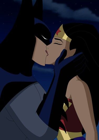 Batman and wonderwoman kiss Wonder Woman And Batman, Batman X Wonder Woman, Batman And Wonder Woman, Justice League Animated, Wonder Woman Batman, Batman Love, Wonder Woman Art, Batman Wonder Woman, Batman And Catwoman