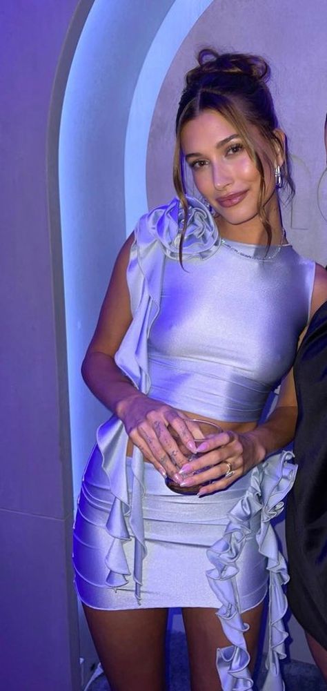 Hailey Bieber Purple Outfit, Hailey Bieber Party Dress, Hailey Bieber Birthday Outfit, Hailey Bieber Updo Hair, Hailey Bieber Style Party, Hailey Bieber Mini Dress, Hailey Bieber Dress Outfit, Hailey Bieber Hairstyle, Hailey Bieber Dresses