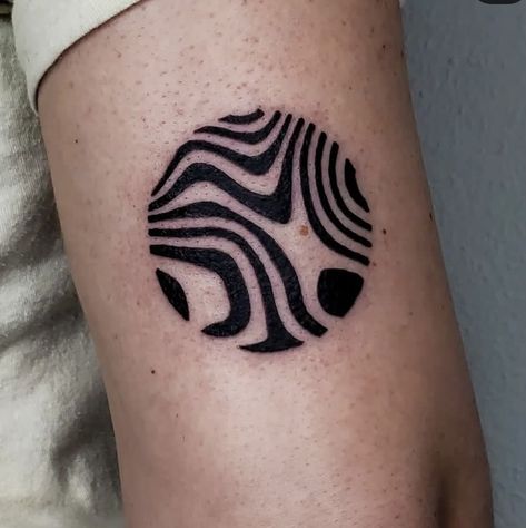 Circle Tattoo Cover Up, Spiral Circle Tattoo, Wave Tattoo Circle, Wavy Abstract Tattoo, Abstract Circle Tattoo, Wave Sun Tattoo Circle, Round Tattoo, Circle Tattoo, Round Pattern