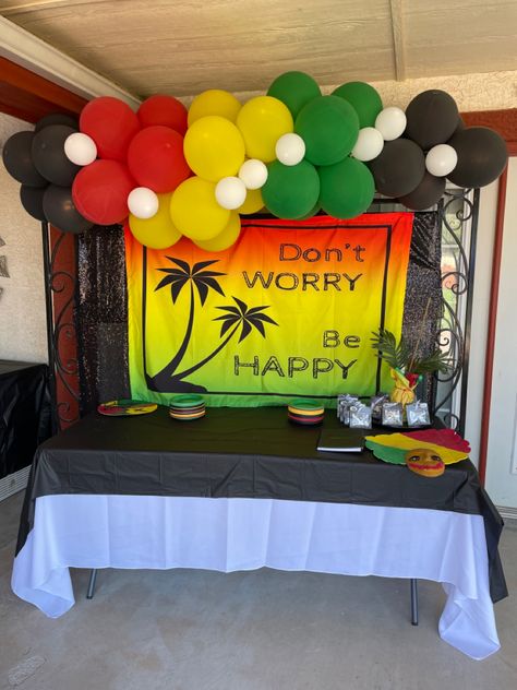 Jamaica Decorations Parties, Reggae Themed Party Ideas, Jamaican Birthday Party Ideas, Jamaican Party Outfit, Jamaica Theme Party Ideas, Reggae Party Ideas, Jamaican Theme Party Ideas, Rasta Party Ideas, Rasta Party Decorations