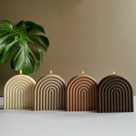 Handmade Candles Design, Productos Aesthetic, Fantasy Lamp, Candle Therapy, Velas Aesthetic, Candle Decoration Ideas, Candle Favours, Minimalist Holiday Decor, Minimal Candles