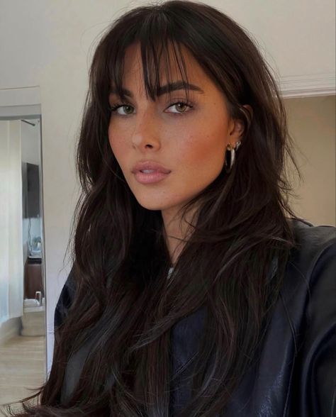 Brown Hair Inspo, Bangs With Medium Hair, Wispy Bangs, Haircuts Straight Hair, Long Hair With Bangs, Penteado Cabelo Curto, Haircuts For Long Hair, Hair Inspiration Color, Hair Inspo Color