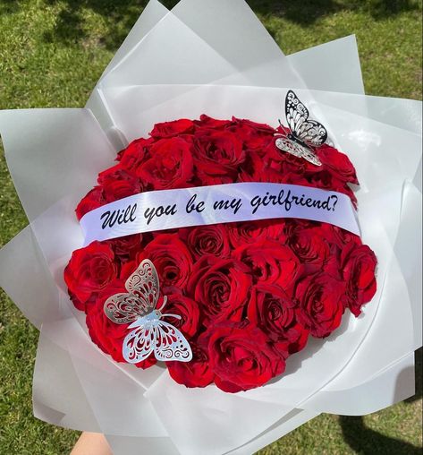 Flower Bouquet Girlfriend, Asking Gf Out Ideas, Will You Br My Girlfriend Ideas, Asked To Be Girlfriend Ideas, Will You Be My Girlfriend Proposal Ideas Creative, Asking To Be Girlfriend Ideas, Be My Gf Proposal, Proposal Flowers Bouquets, Will You Be My Valentine Flowers